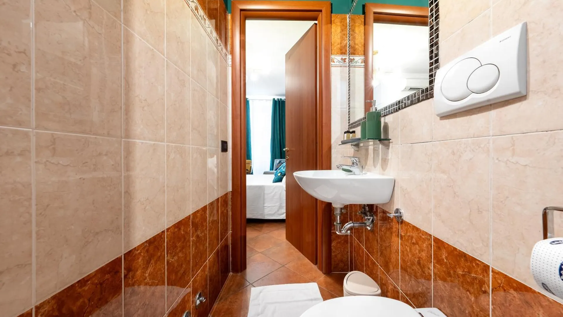 Colosseo Relais Rome 2*,